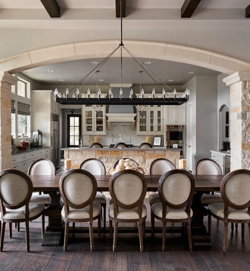 12-ayers-rock-dining